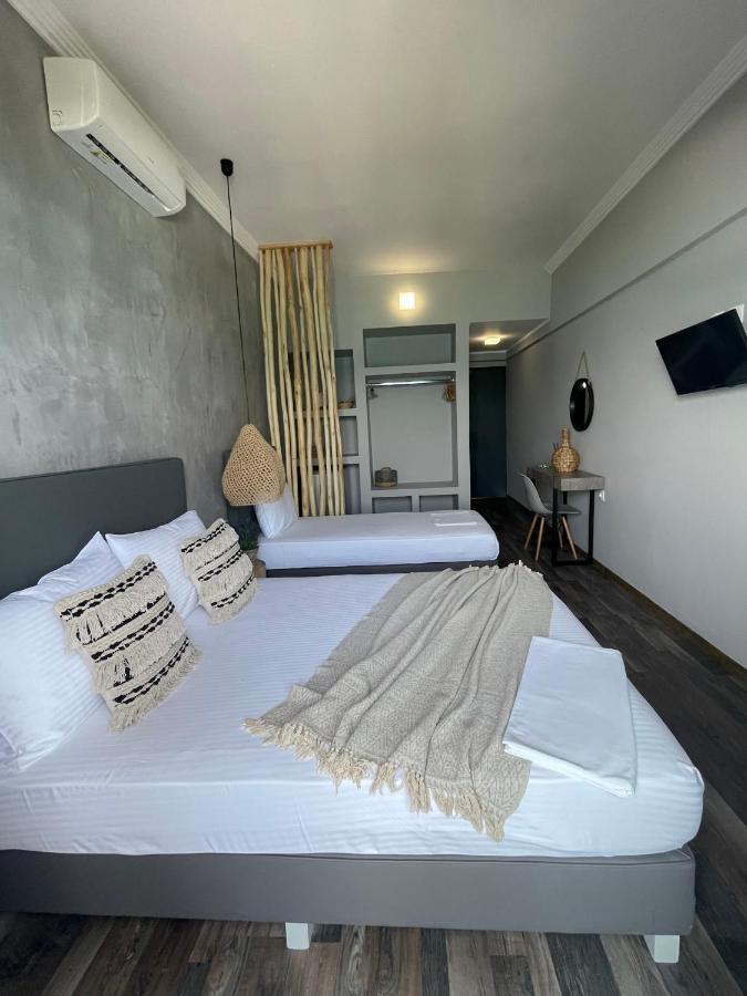 Xenios Hotel Pefkochori Exterior photo
